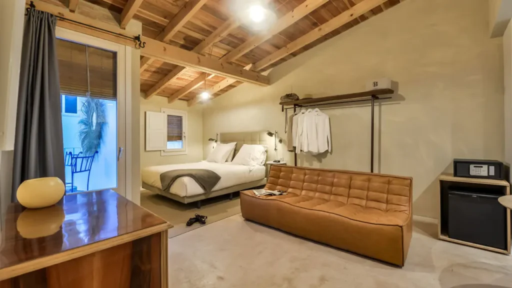 studio room with terrace