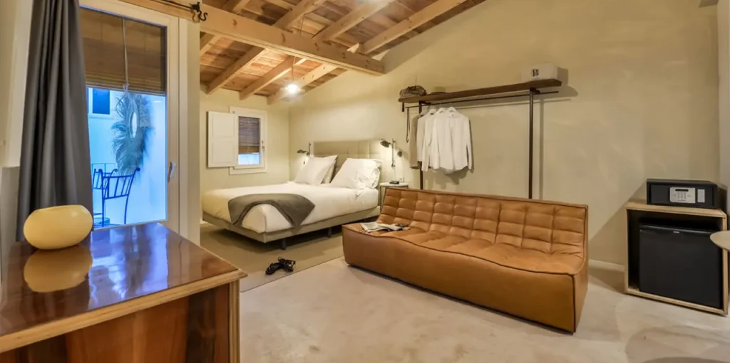 studio room with terrace